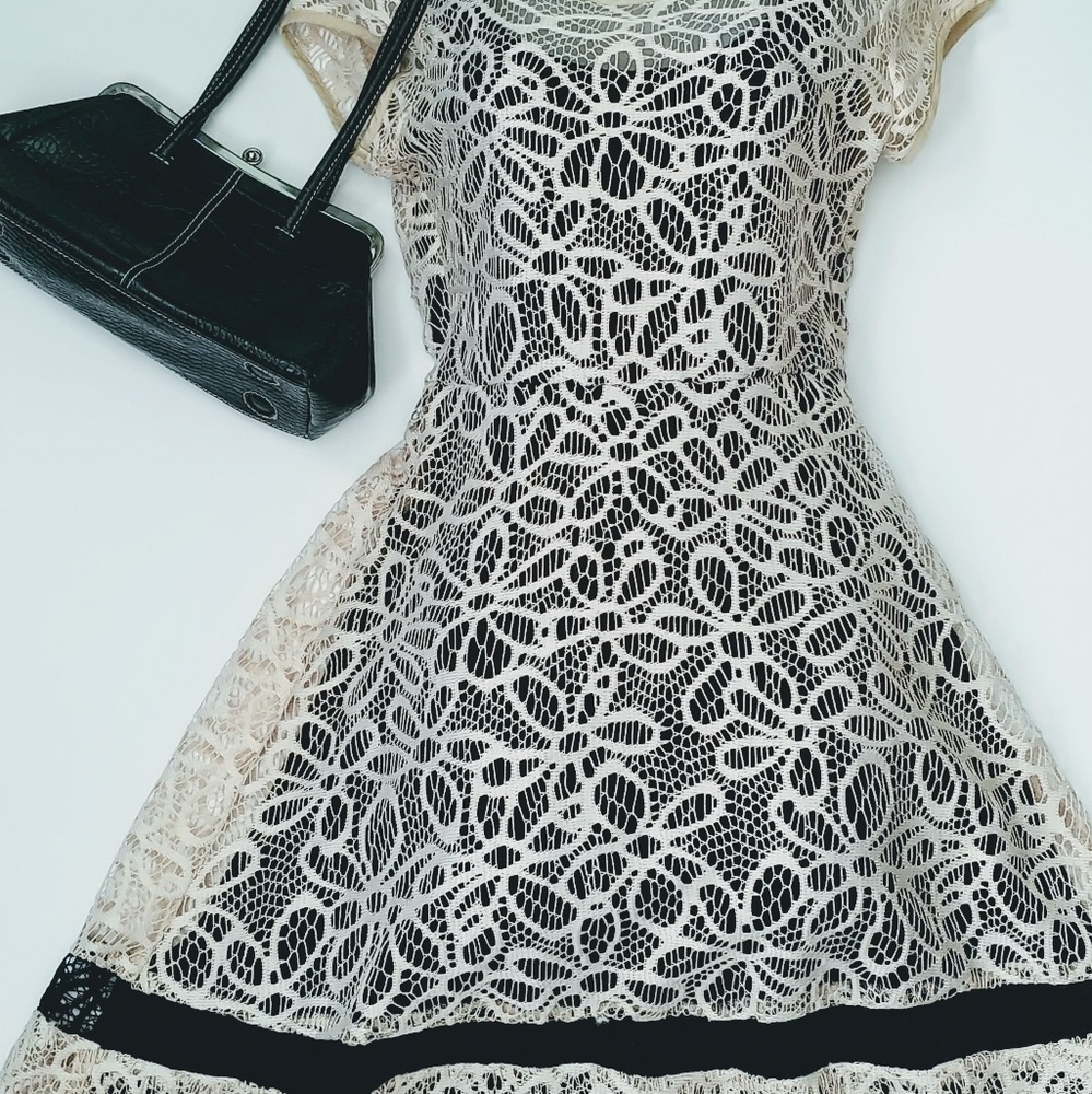 👗Woman's Lace Overlay Dress | Sz XS - Picture 7 of 8